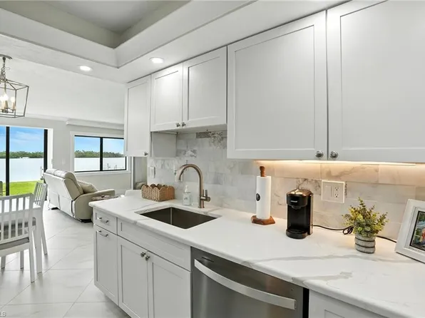 896 Buttonwood DR #110, FORT MYERS BEACH, FL 33931