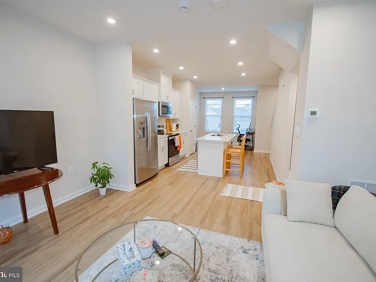 34 Coolidge Ave — Photo 9