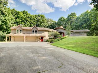 4757 Rolling Hills Rd, Hartford, WI 53027