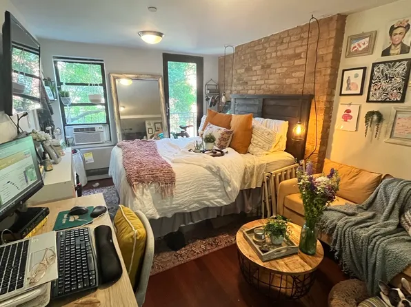 516 East 6th Street image 1 of 13