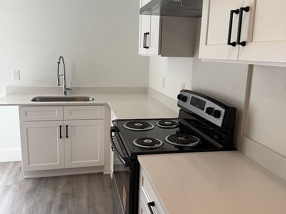 4th image of 232B W Magnolia Ave #232B