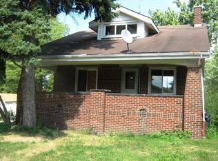 2731 Shady Run Rd, Youngstown, OH 44502