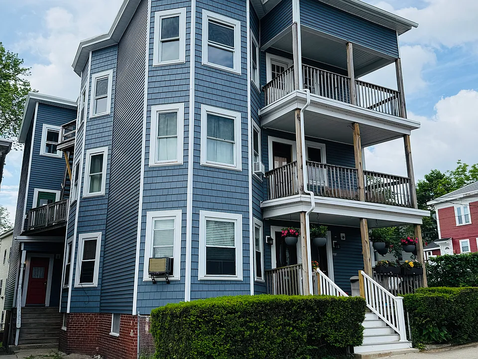 270 Washington St #1R