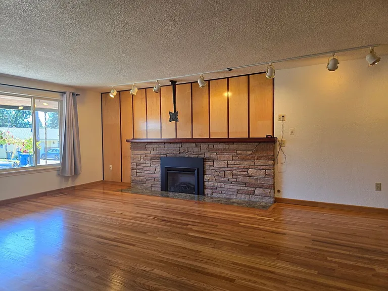 1012 N Villard St — Photo 18