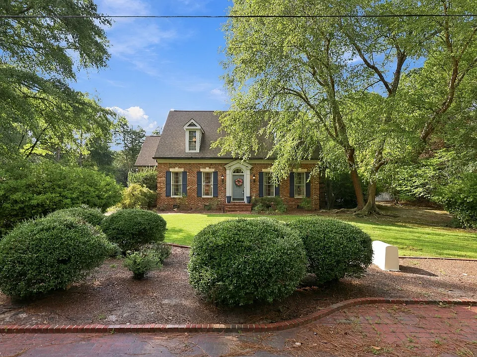 35 McDonald Rd W
