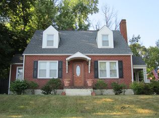 1306 E Main St, Luray, VA 22835
