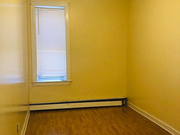5th image of 207 Mallory Ave #6B