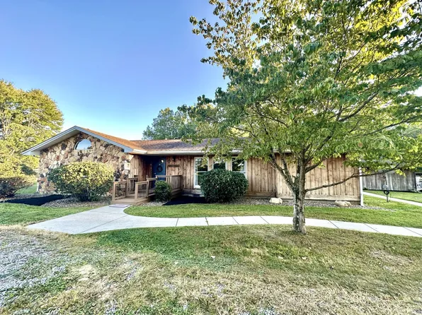 68 Dogwood Dr, Gallipolis, OH 45631