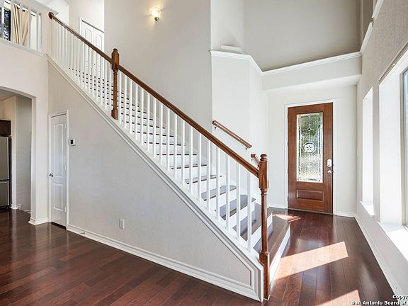 4th image of 1203 Nicholas Manor