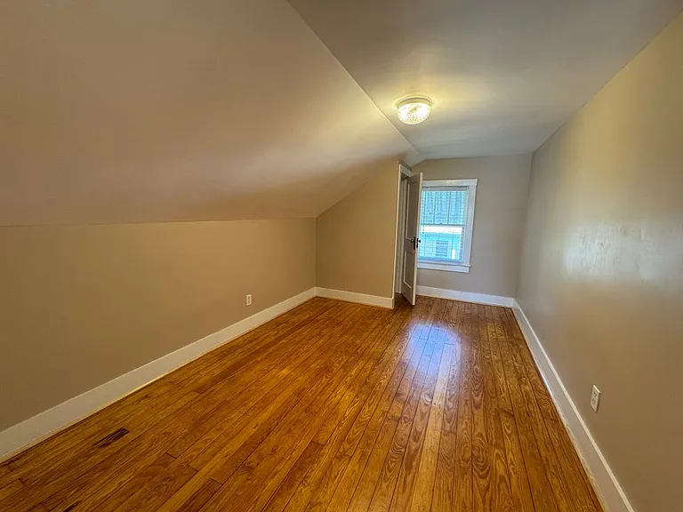 284 W Elizabeth St — Photo 13