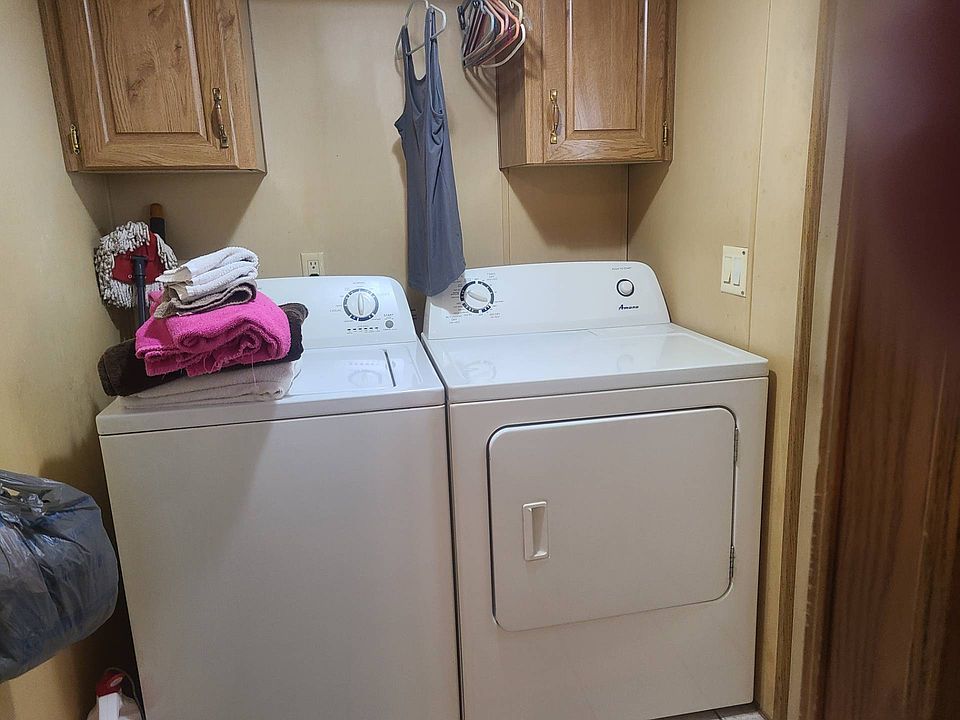 1st image of 412A Victoria Dr