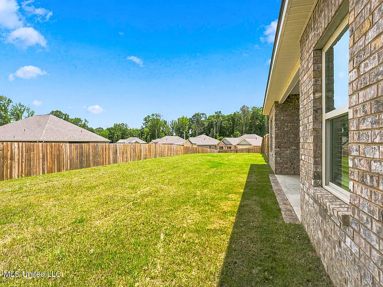 429 Piney Dr — Photo 29