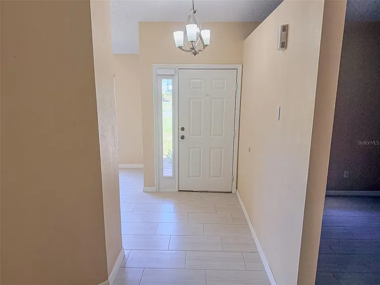 770 Americana Ct — Photo 2