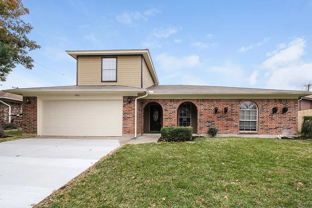 4 bed, 3.0 bath, 1975 sqft, $2,415 — Photo 1