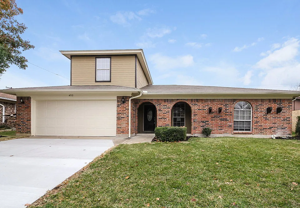 4715 N Prairieview Ct