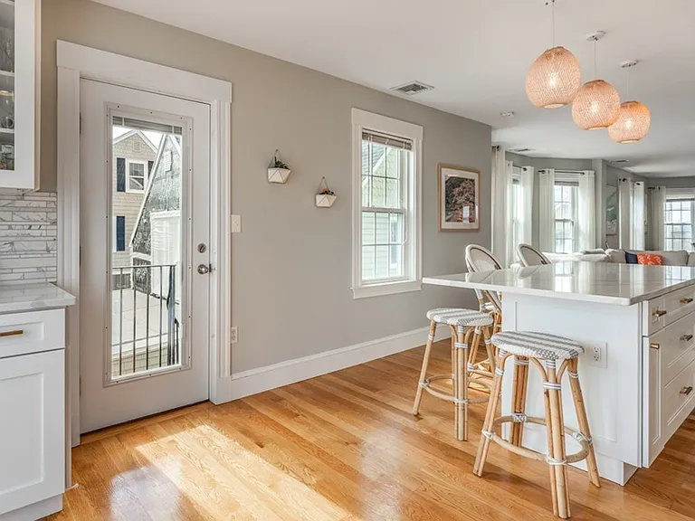 876 Shirley St #2 — Photo 4