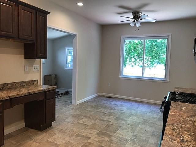 Kitchen with Eat-In Area
