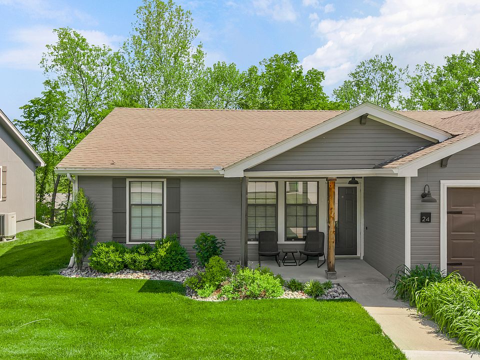 1st image of 24 Wallingford Dr #24
