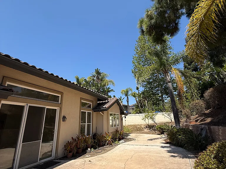 557 Plaza Del Cid — Photo 14
