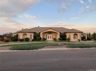 11330 Oak Ridge Dr, Oak Hills, CA 92344