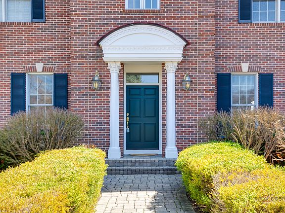 3rd image of 6232 Pine Tree Ct