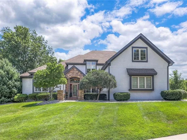4501 NE Gateway Dr, Lees Summit, MO 64064