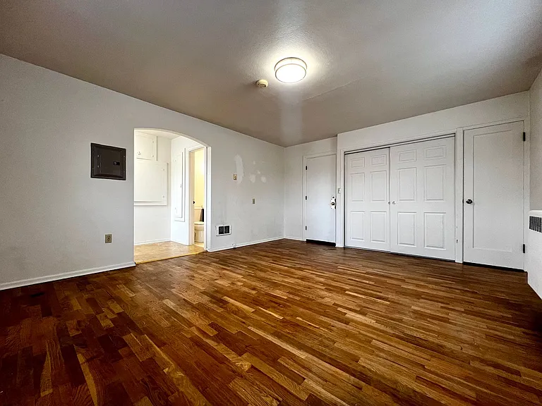 207 S 9th Ave — Photo 5