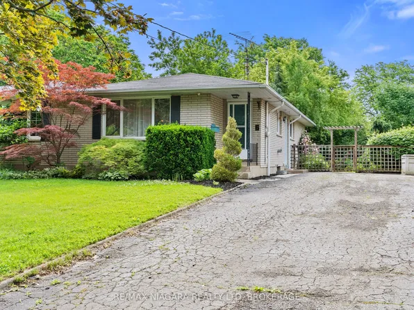 6 Bedford Ct, Saint Catharines, ON L2N 4C8