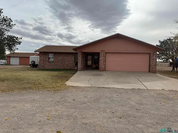1011 Painted Pony Ln, Artesia, NM 88210