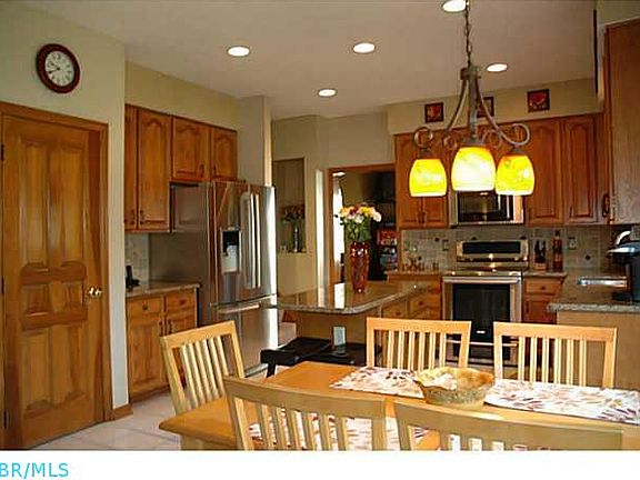 3rd image of 6342 Newgrange Dr