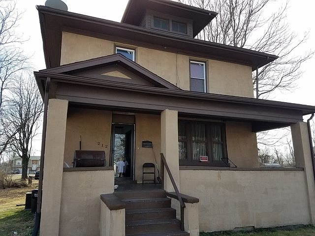 2nd image of 212 Abbott St