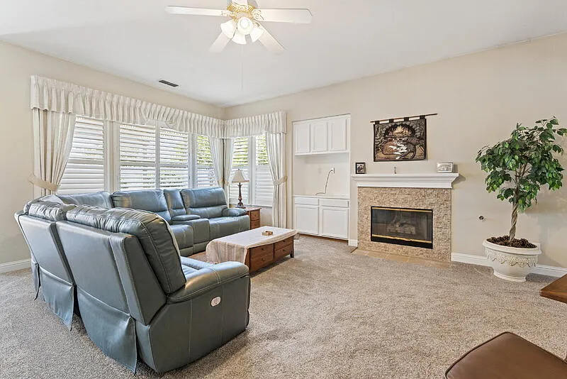 1 bed, 1.0 bath, 1500 sqft, $1,000 — Photo 4