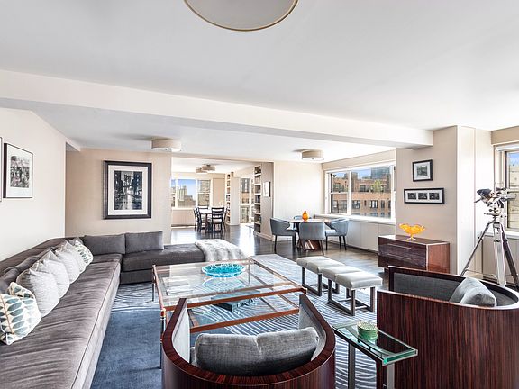 3rd image of 150 E 69th St APT 17