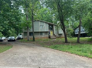 6692 Live Oak Ln, Douglasville, GA 30135