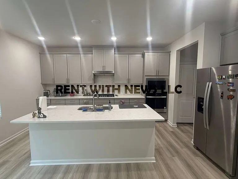 713 Riguard Way — Photo 6