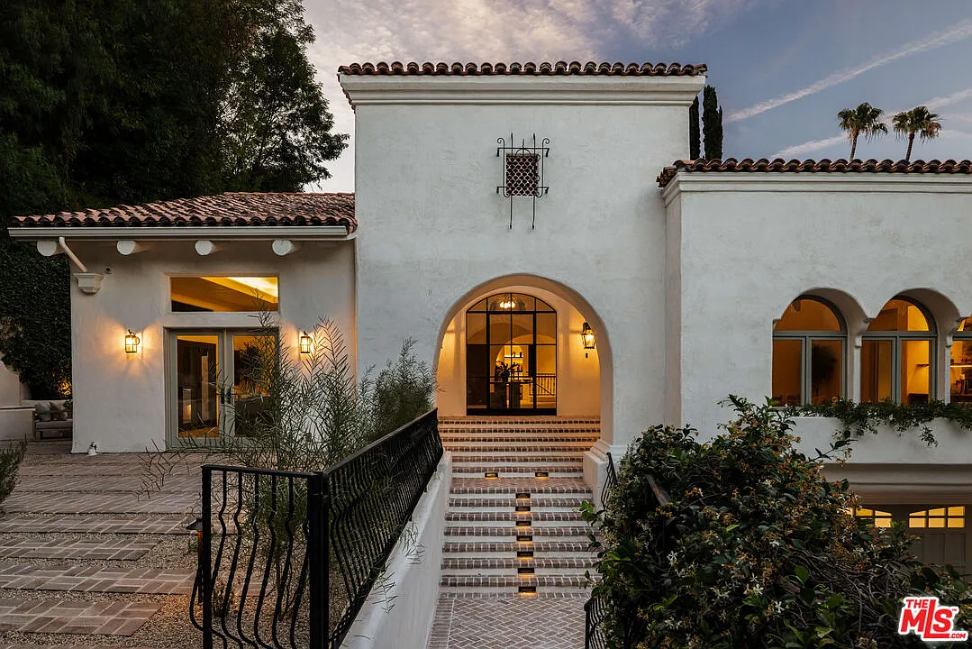 6 bed, 7.5 bath, 8205 sqft, $52,500 — Photo 3