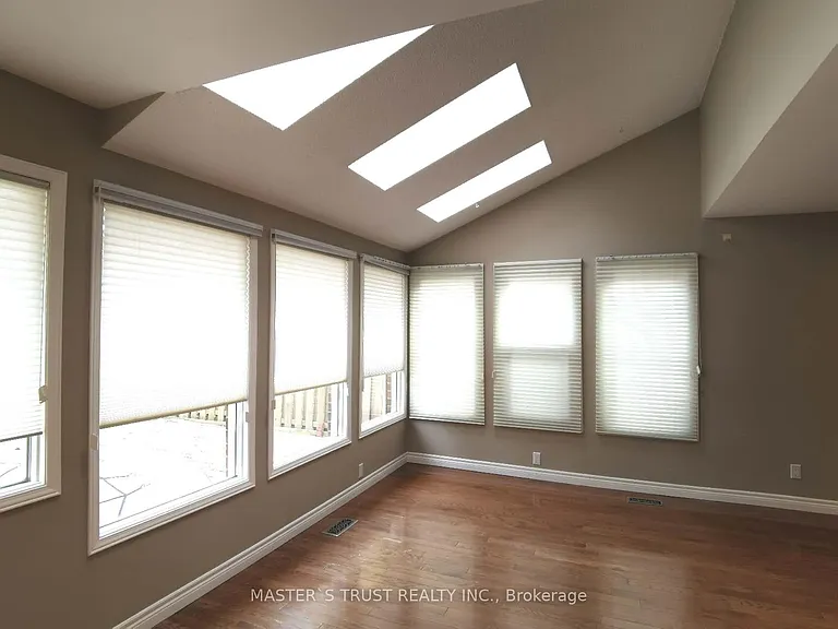 68 Lehman Cres — Photo 12
