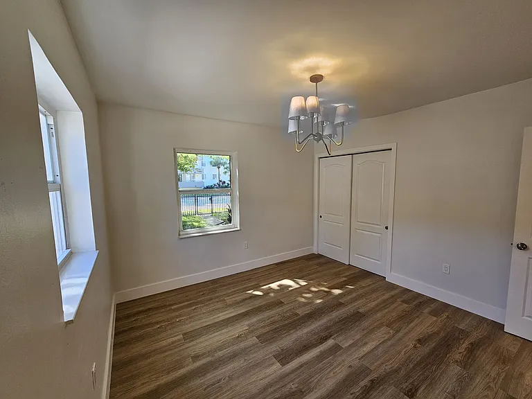 1915 Normandy Dr — Photo 13