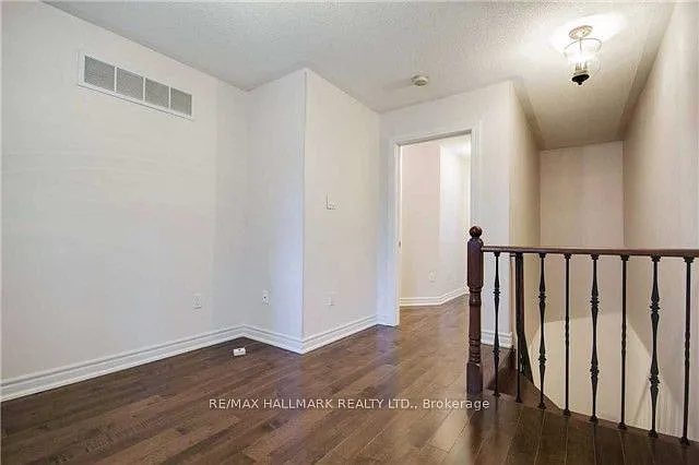 24 Glendora Ave — Photo 8