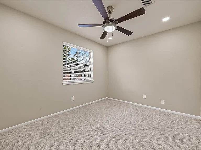 6649 De Moss Dr #649 — Photo 35