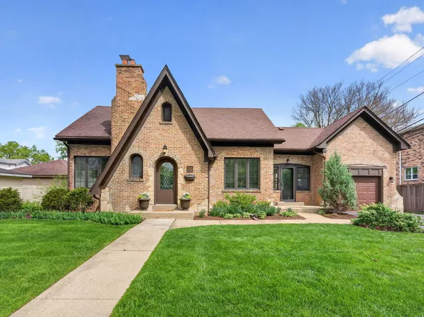 20 45th St, Western Springs, IL 60558