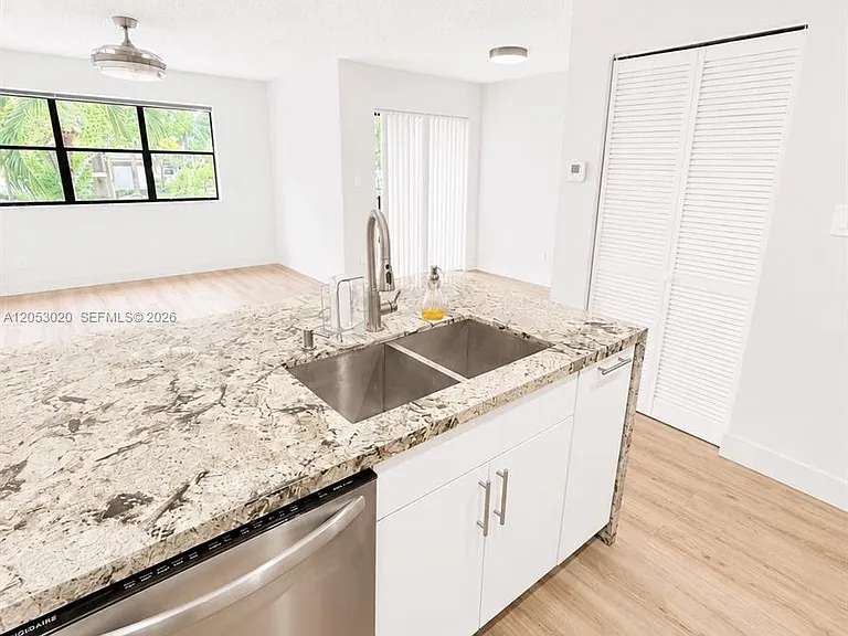 530 S Park Rd #2411 — Photo 10