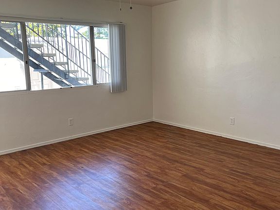 3rd image of 1469 Thomas Ave #5