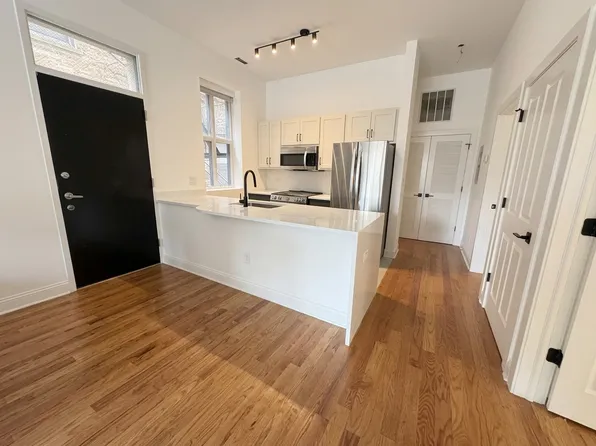 3817 N Fremont St APT 2R, Chicago, IL 60613