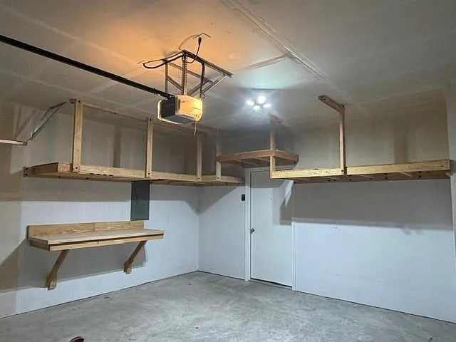 101 Lbj Ln — Photo 17