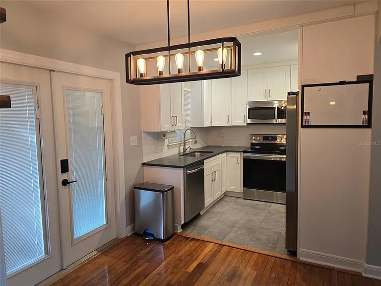 1001 W Beacon Ave — Photo 10