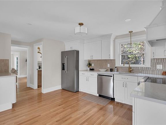 3rd image of 281 Spring Green Rd
