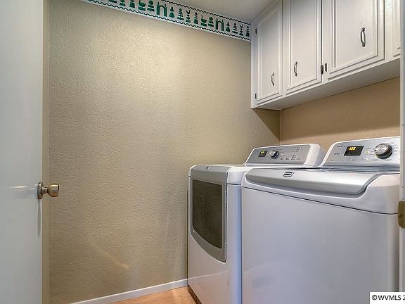 4th image of 750 Moonwood Ct SE