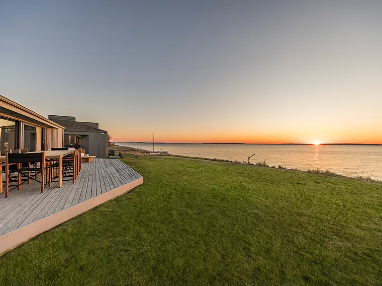 13 Peconic Ave — Photo 1