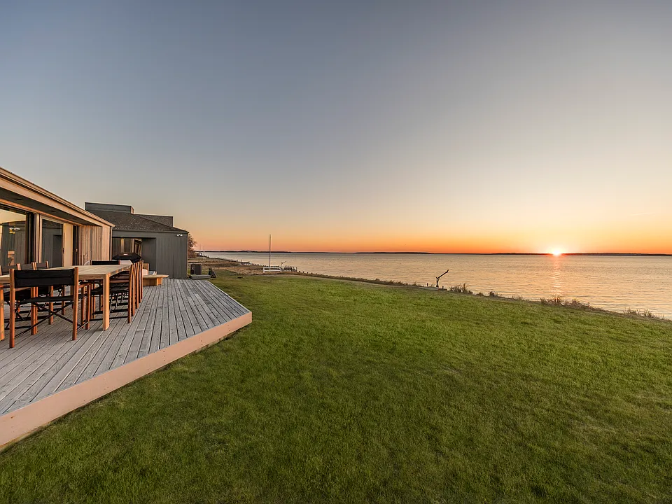 13 Peconic Ave